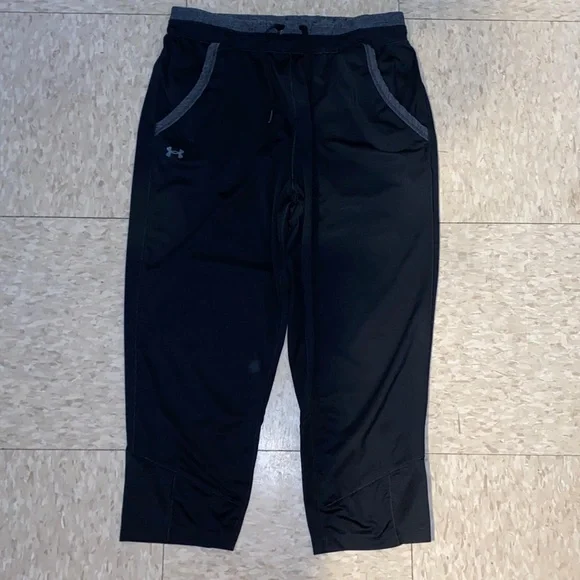 Under armour loose fit capris 2025